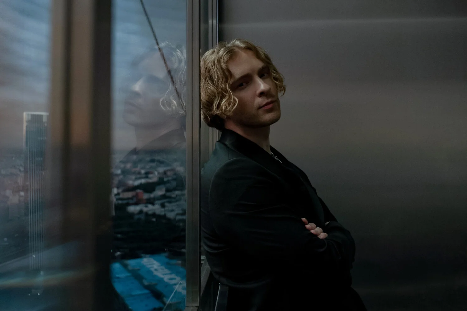 Постер Вниз